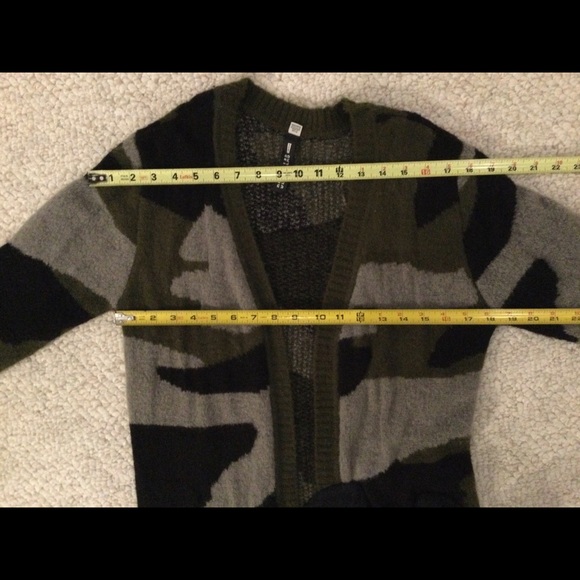 Women’s DESIGN LAB Long Length Green/Grey Animal Print Cardigan, Size XS - Picture 7 of 8